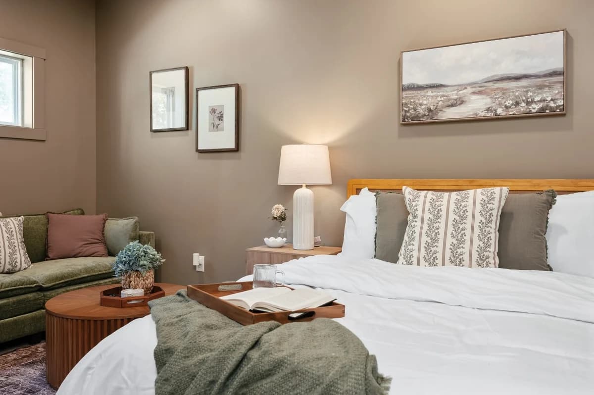 Sage Solace Studio | Near Downtown & Beaches photo 11