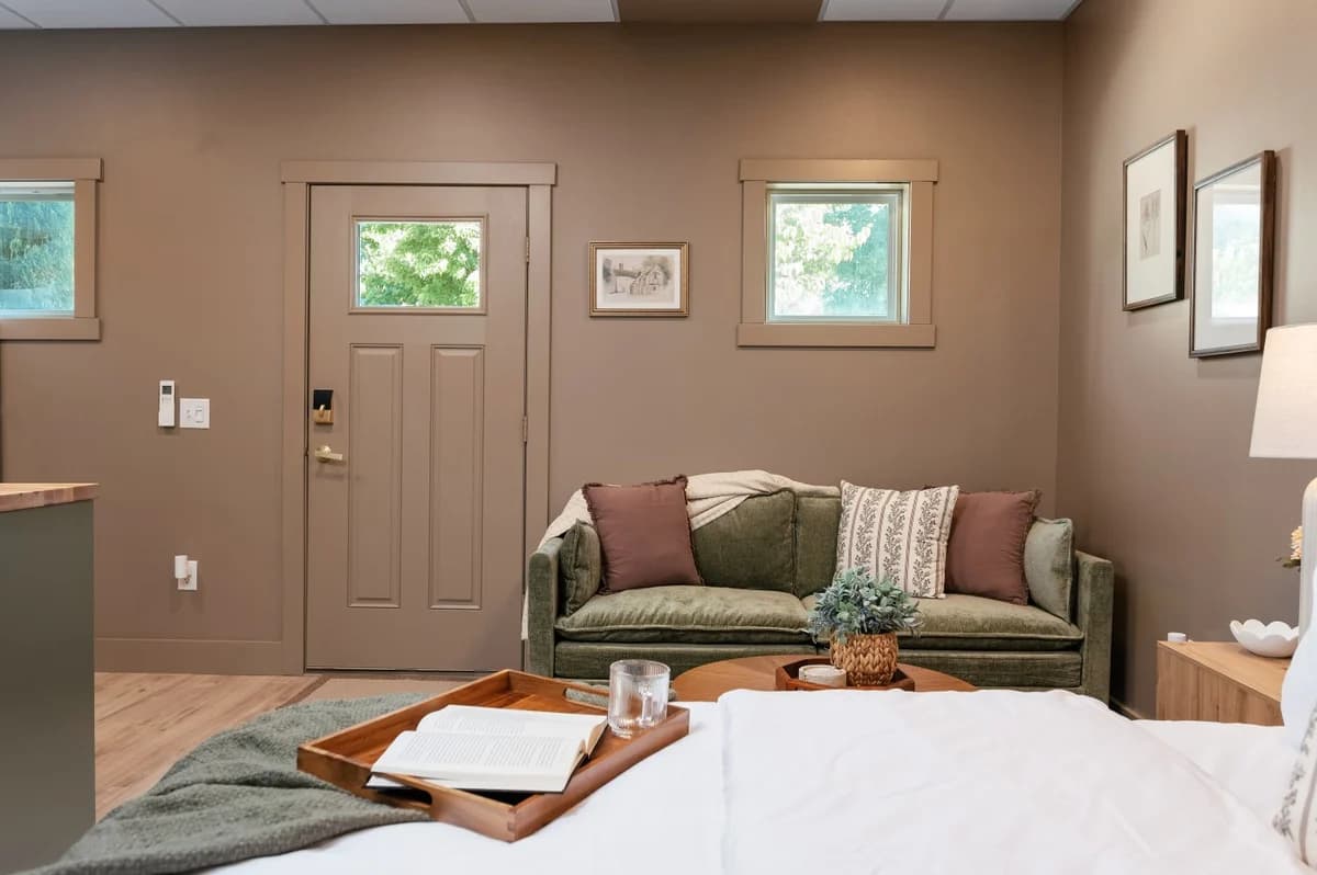 Sage Solace Studio | Near Downtown & Beaches photo 12