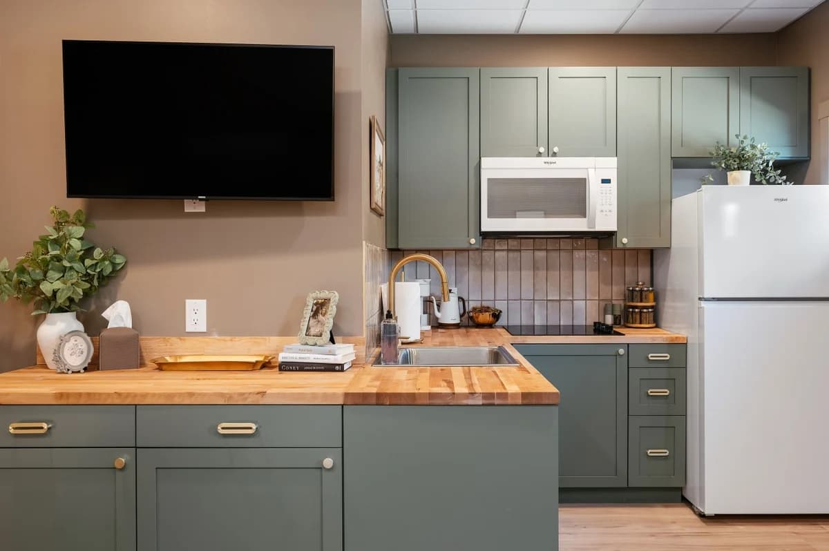 Sage Solace Studio | Near Downtown & Beaches photo 20