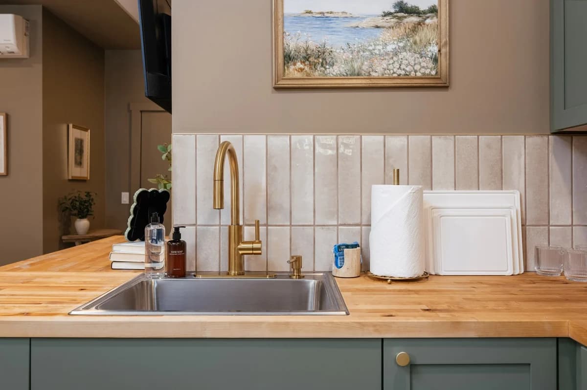 Sage Solace Studio | Near Downtown & Beaches photo 23