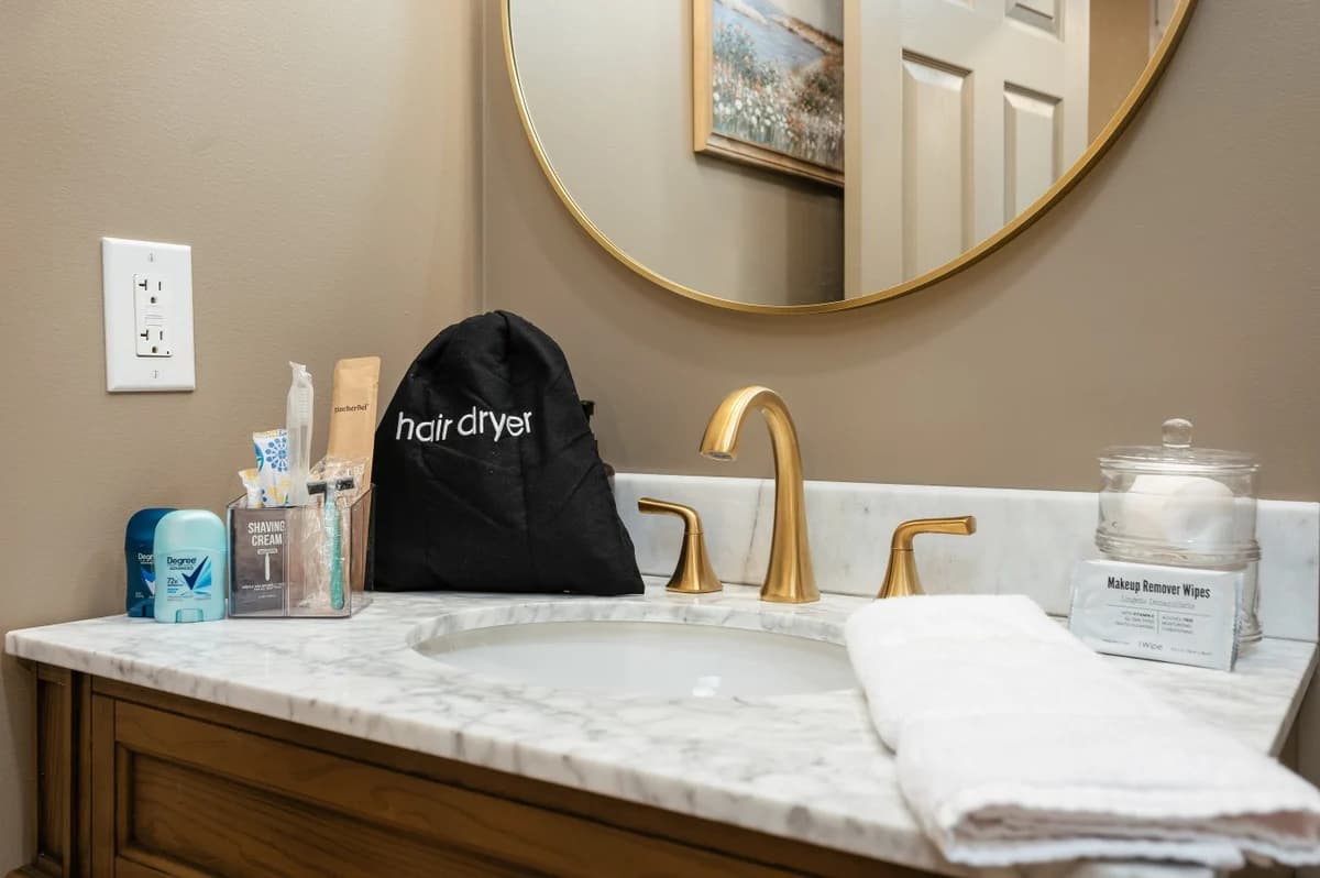Sage Solace Studio | Near Downtown & Beaches photo 34