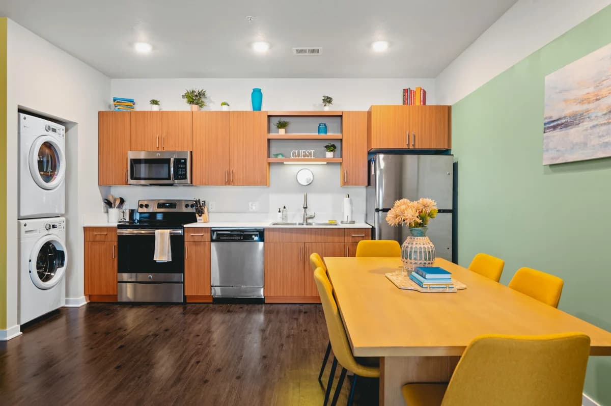 Shoreline: 2BR Condo Near Downtown, The Bay and Wineries photo 7