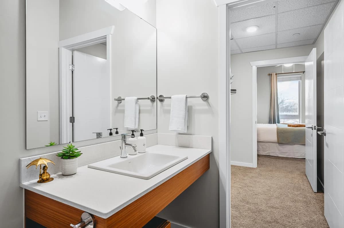 Shoreline: 2BR Condo Near Downtown, The Bay and Wineries photo 19