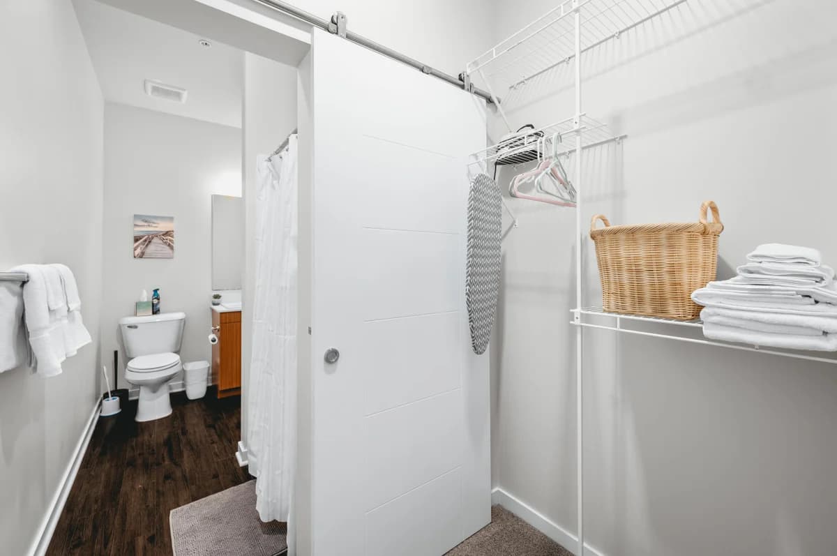 Shoreline: 2BR Condo Near Downtown, The Bay and Wineries photo 24
