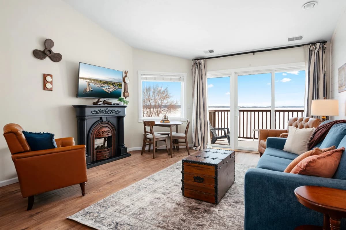 Stateroom 322 | Beachfront Condo | Downtown + Tart Trail photo 2