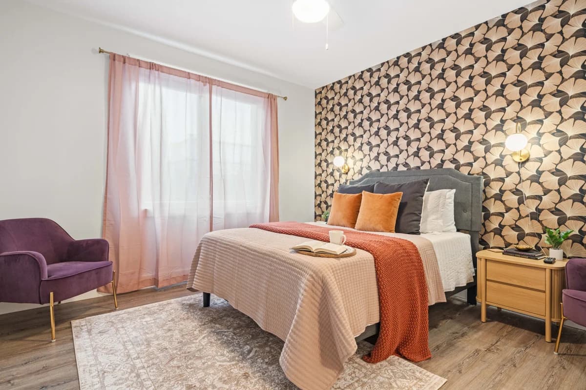 Stone & Flora 2BR Condo Near Downtown and Bay photo 3