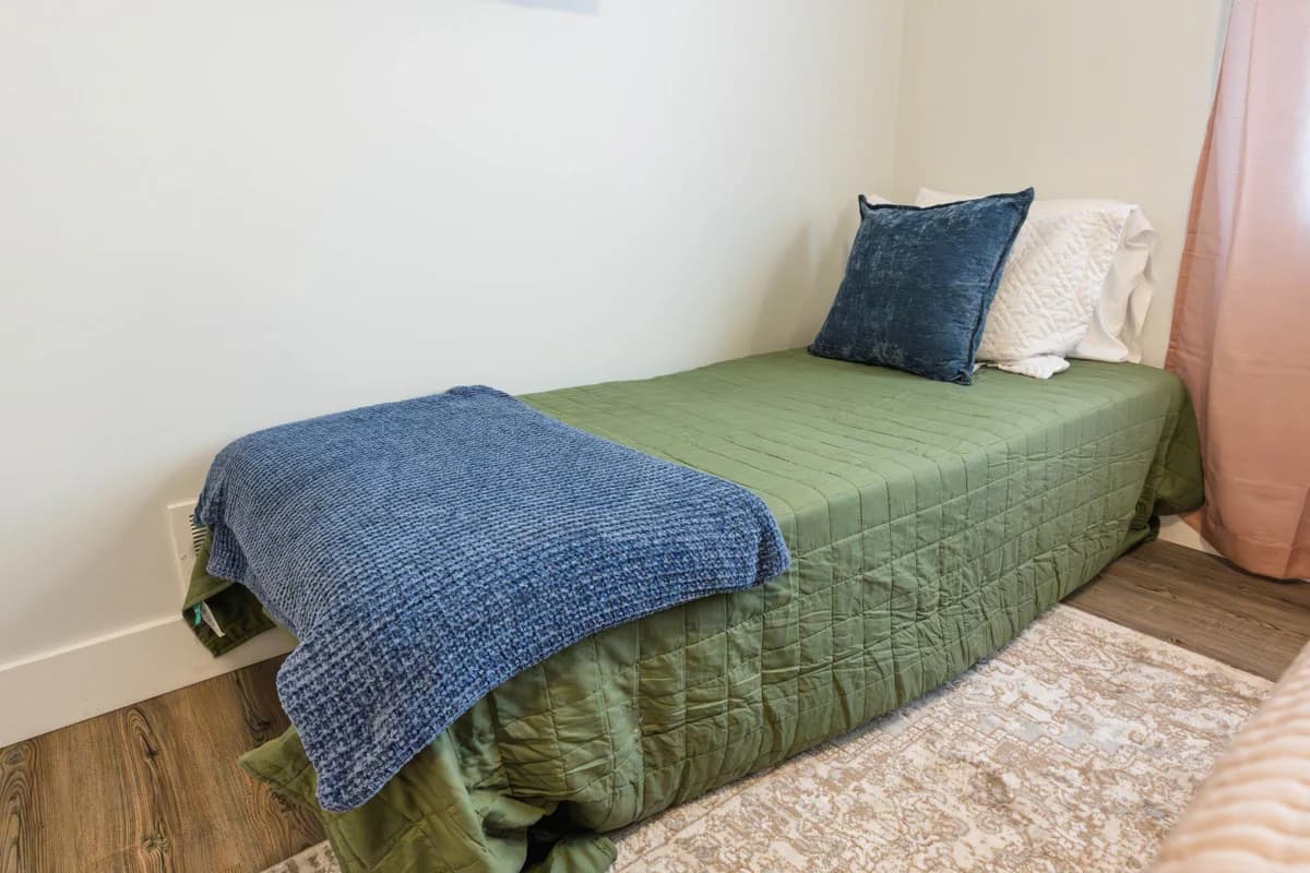 Stone & Flora 2BR Condo Near Downtown and Bay photo 15