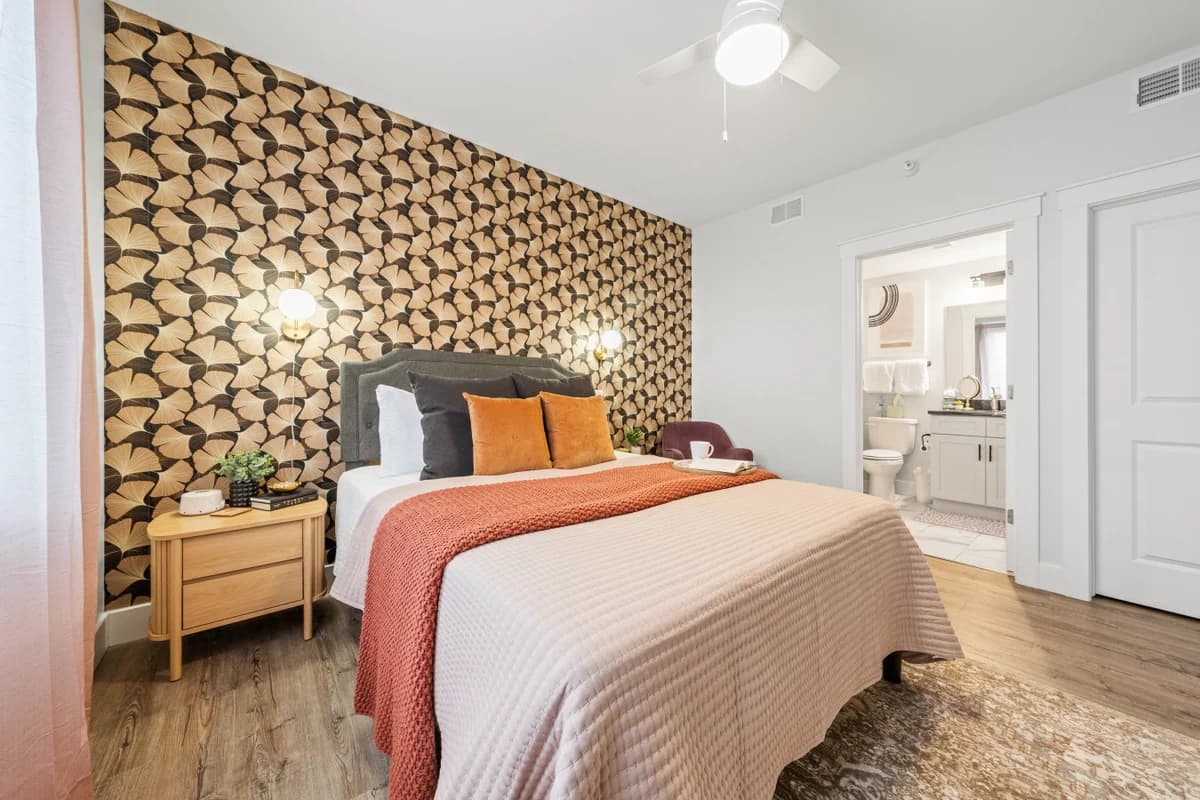 Stone & Flora 2BR Condo Near Downtown and Bay photo 18