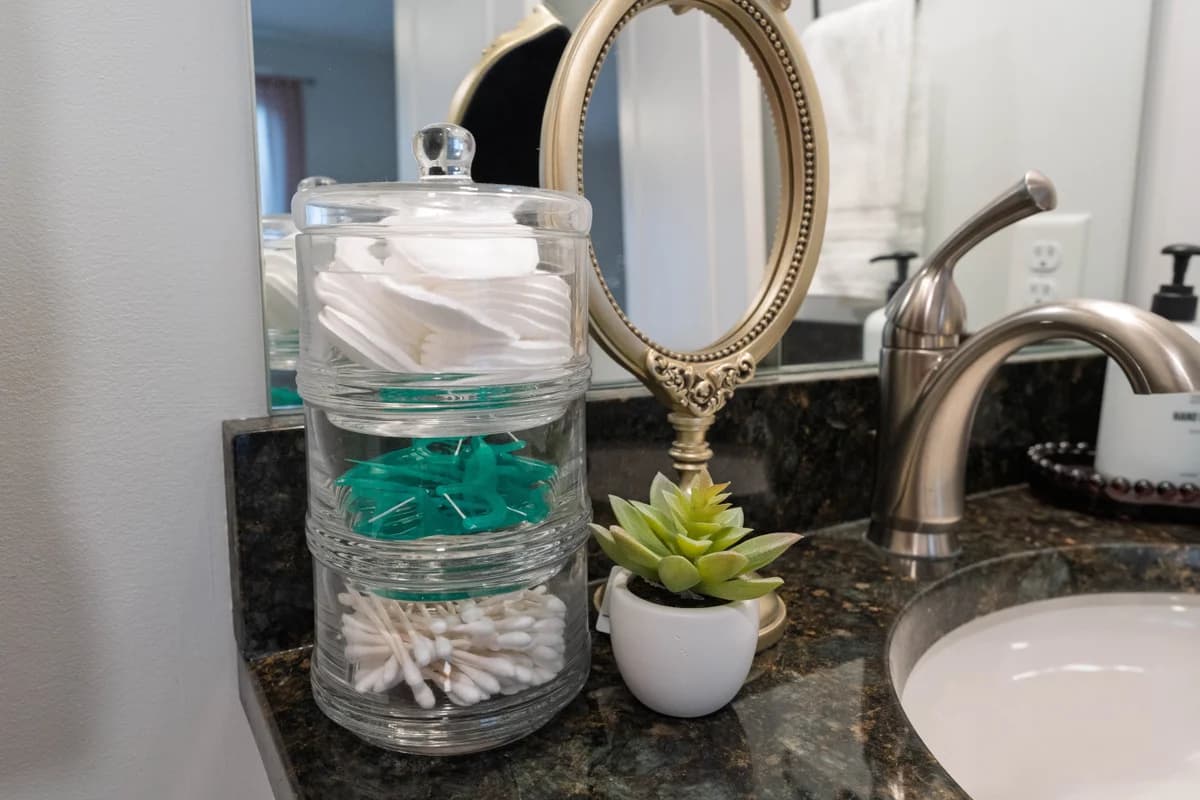 Stone & Flora 2BR Condo Near Downtown and Bay photo 20