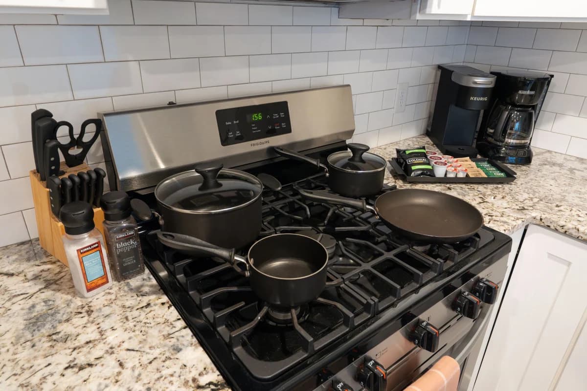 Stone & Flora 2BR Condo Near Downtown and Bay photo 29