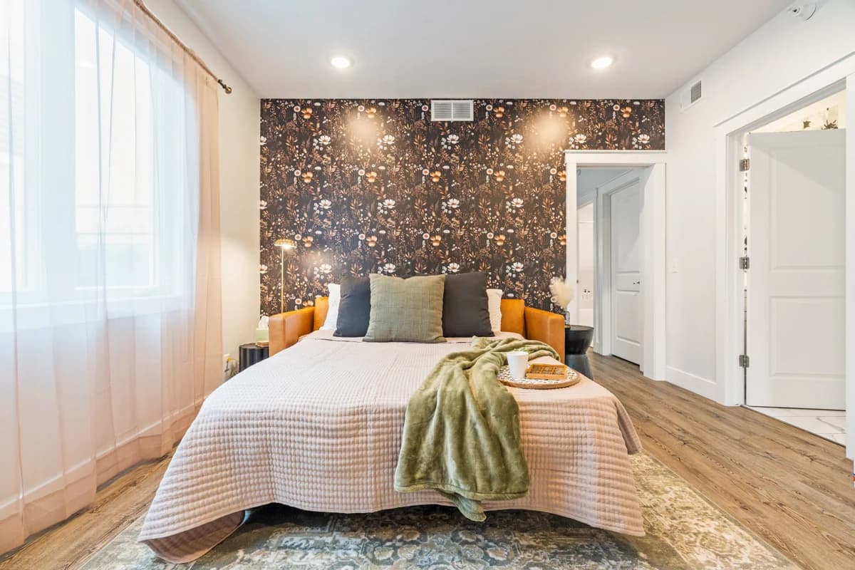 Stone & Flora 2BR Condo Near Downtown and Bay photo 34