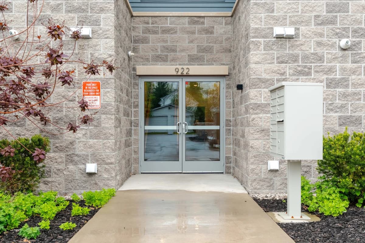 Stone & Flora 2BR Condo Near Downtown and Bay photo 47