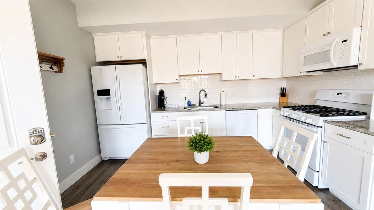 The Aerie 15 | 2BR | Rooftop Patio | Downtown photo 10