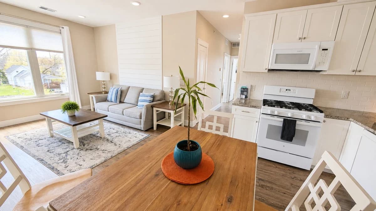 The Ember 13 | 2BR | Rooftop Patio | Downtown photo 7