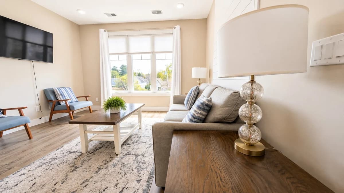 The Ember 13 | 2BR | Rooftop Patio | Downtown photo 10