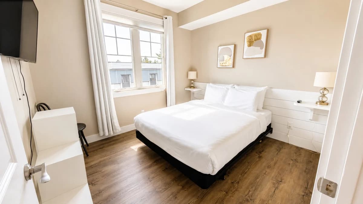 The Ember 13 | 2BR | Rooftop Patio | Downtown photo 12