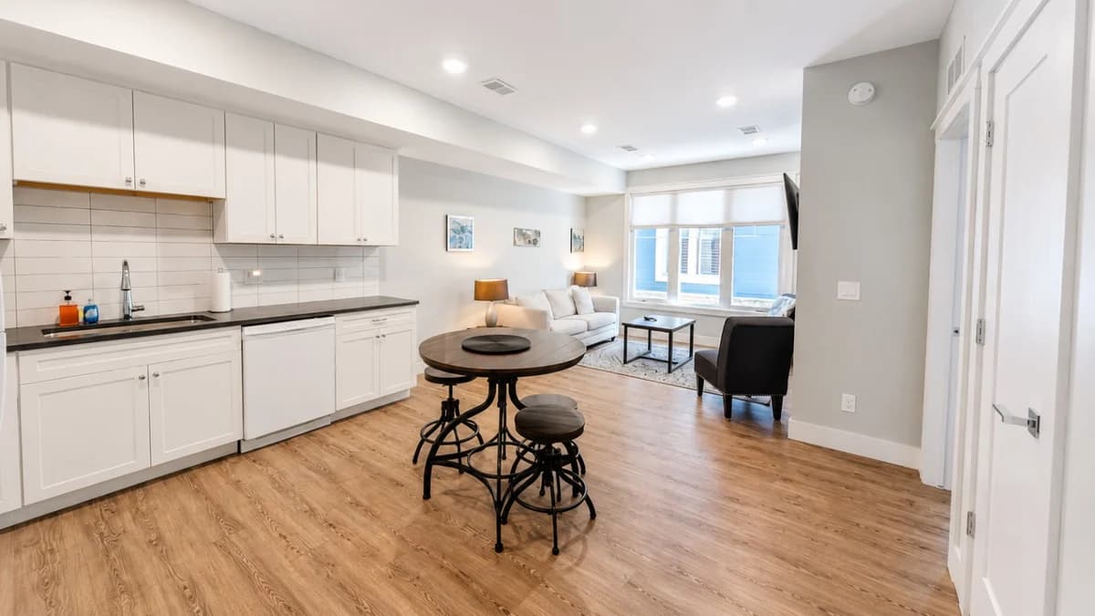 The Grove 11 | 2BR | Rooftop Patio |Downtown photo 8