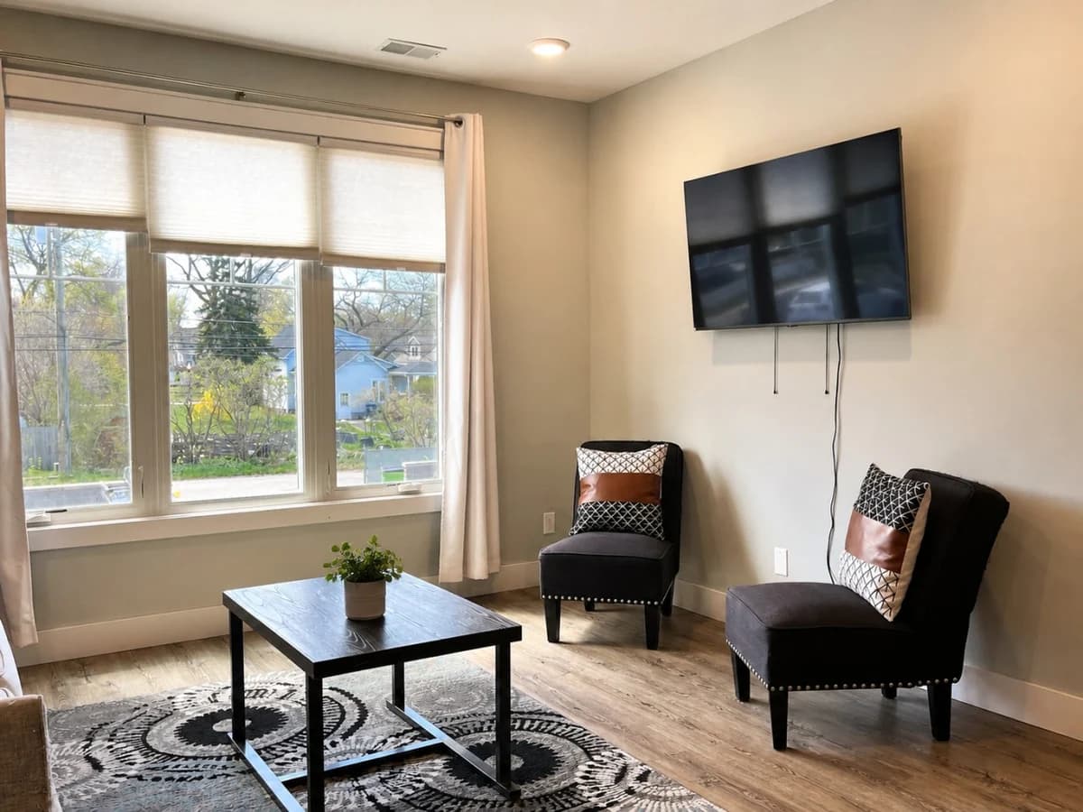 The Haven 10 | 2BR | Rooftop Patio |Downtown photo 4