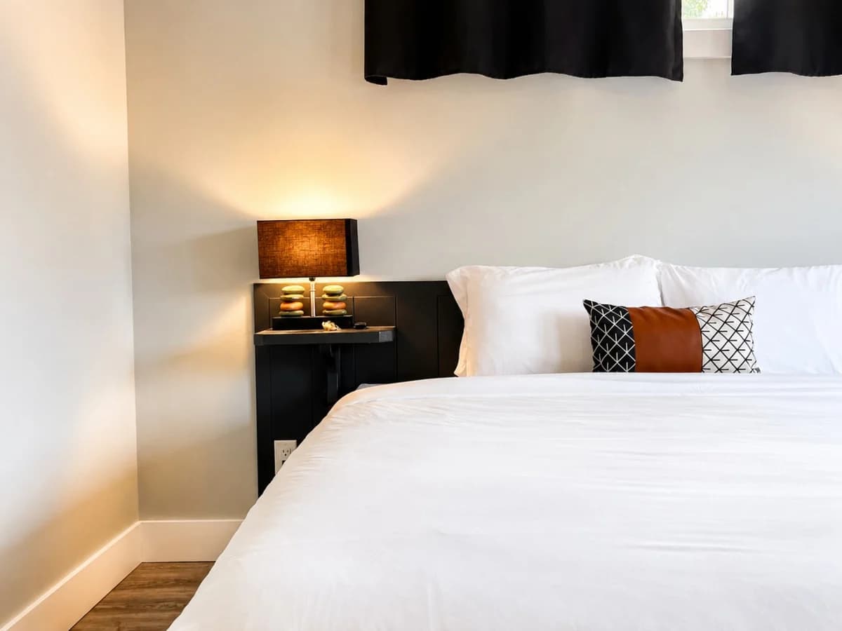 The Haven 10 | 2BR | Rooftop Patio |Downtown photo 10