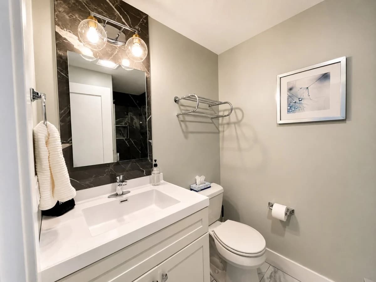 The Haven 10 | 2BR | Rooftop Patio |Downtown photo 15