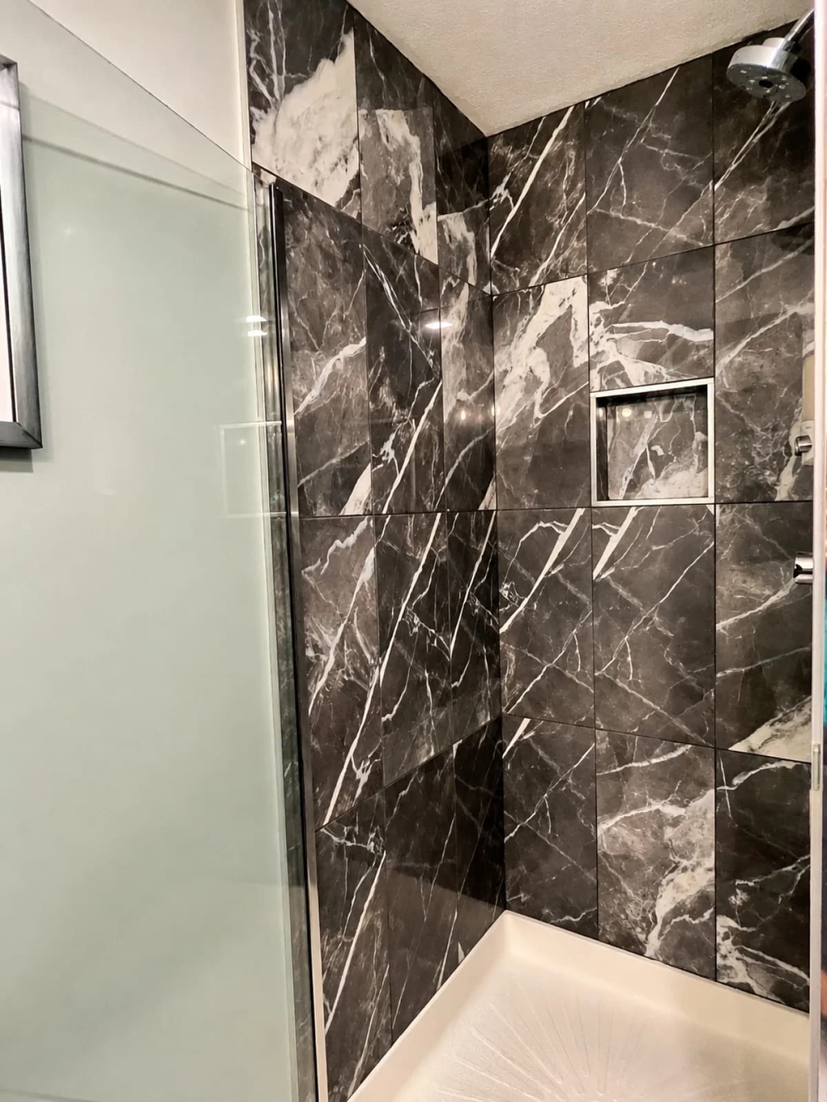 The Haven 10 | 2BR | Rooftop Patio |Downtown photo 16