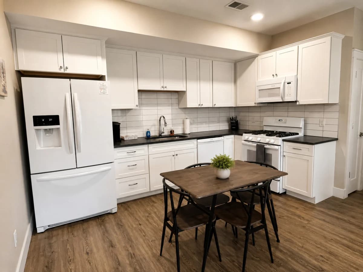 The Ledge 9 | 2BR | Rooftop Patio |Downtown photo 6