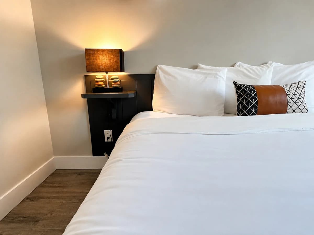 The Ledge 9 | 2BR | Rooftop Patio |Downtown photo 8