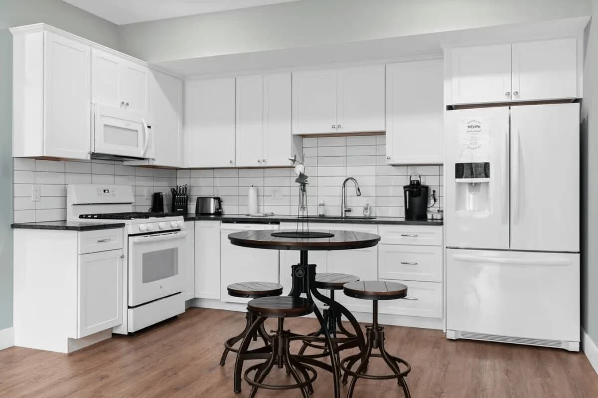The Nest 7 | 2BR | Rooftop Patio | Downtown photo 5