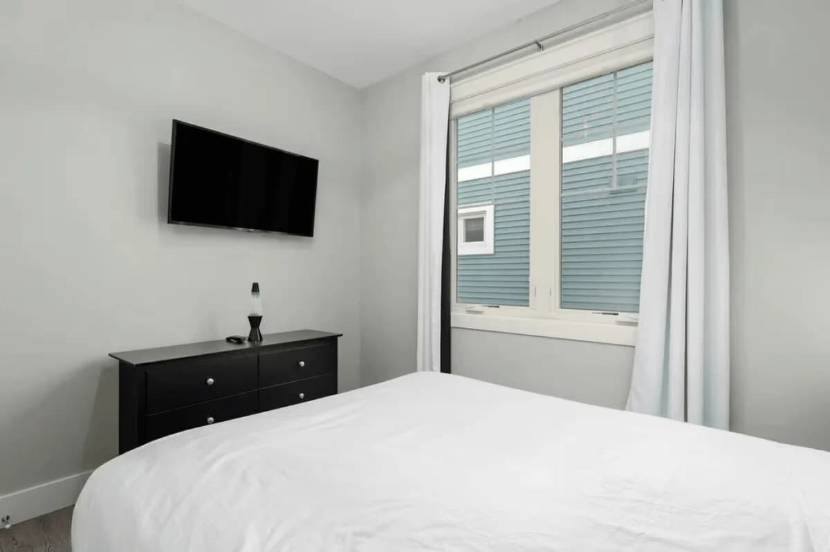 The Nest 7 | 2BR | Rooftop Patio | Downtown photo 9