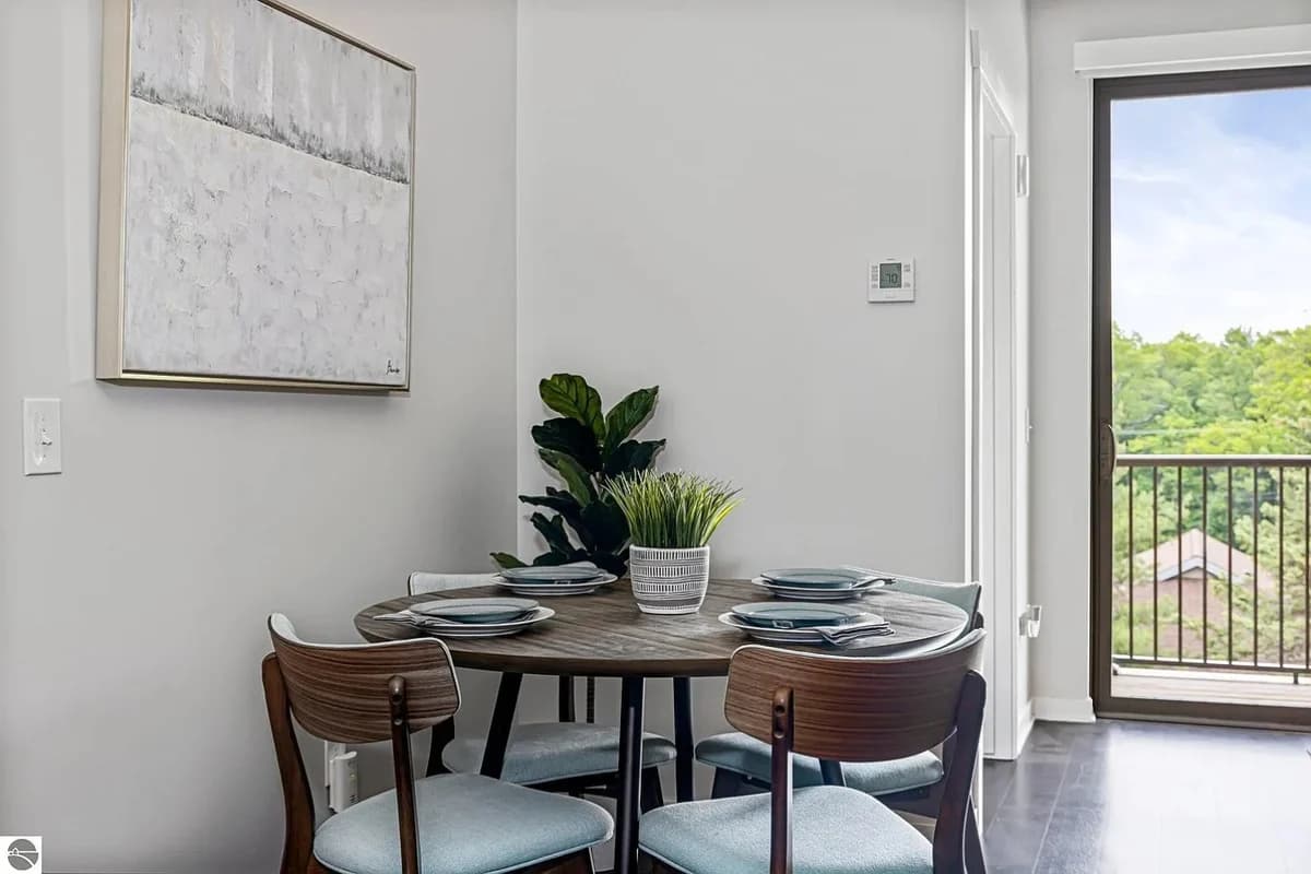 Trailside Retreat 405 | 2BR Condo | Balcony | Near Downtown & TART Trail photo 10