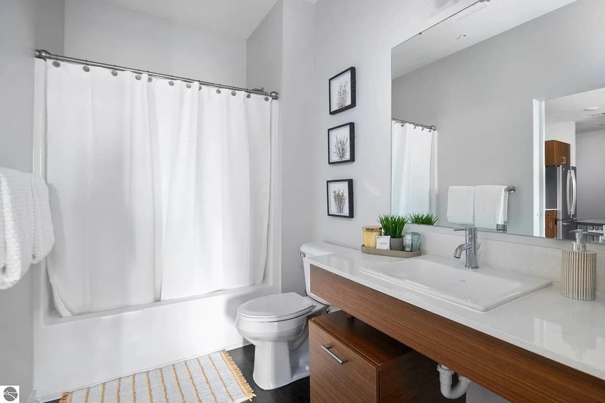Trailside Retreat 405 | 2BR Condo | Balcony | Near Downtown & TART Trail photo 17
