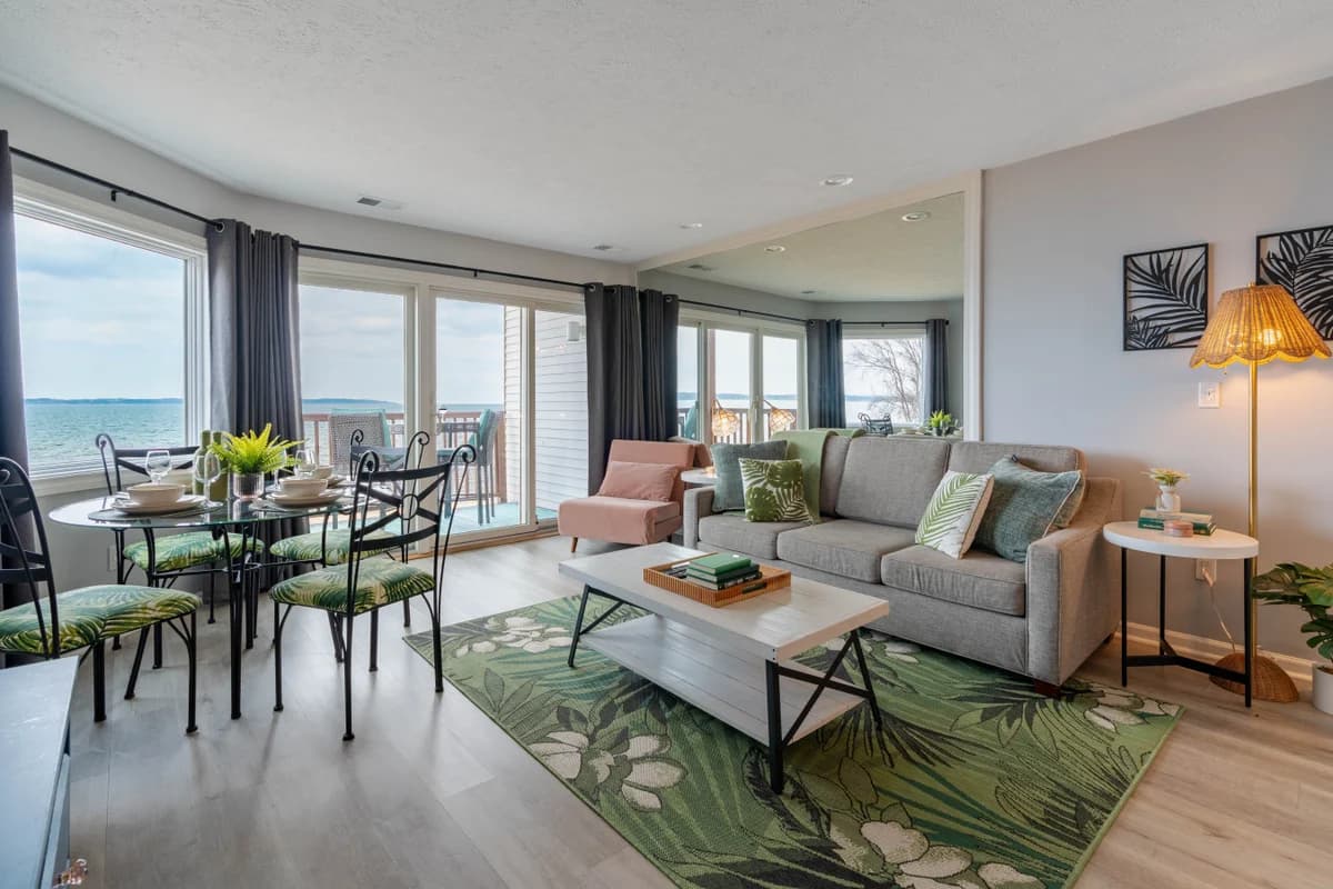 Waterfront Haven 215|Balcony|Direct Beach Access|Near Downtown photo 3