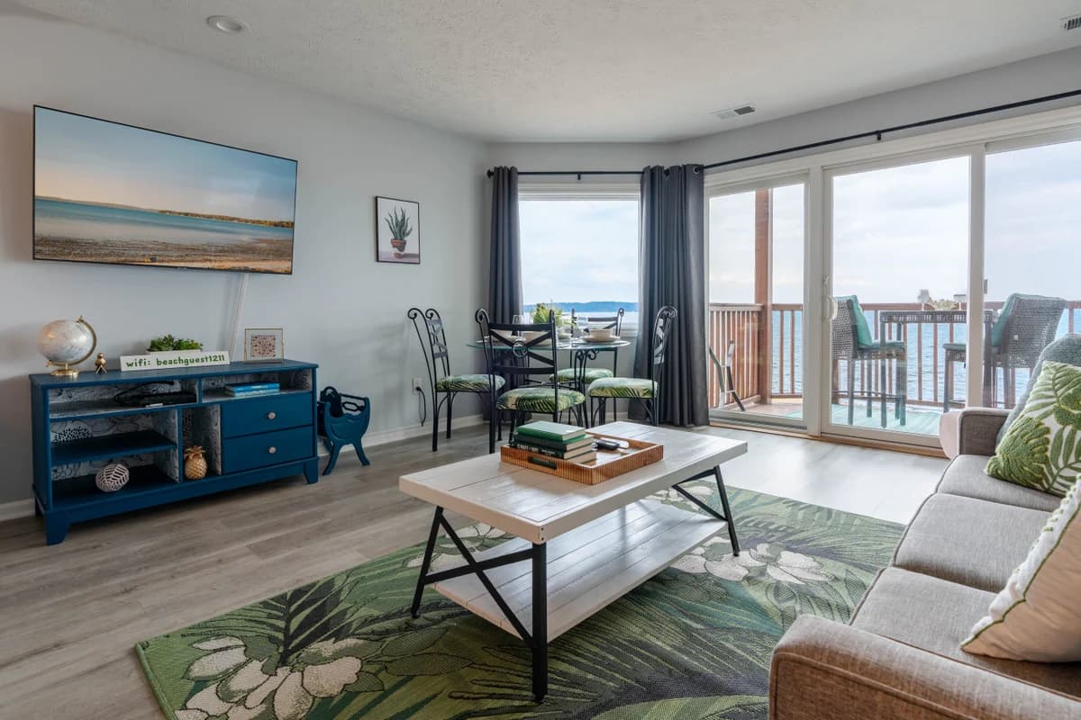 Waterfront Haven 215|Balcony|Direct Beach Access|Near Downtown photo 7