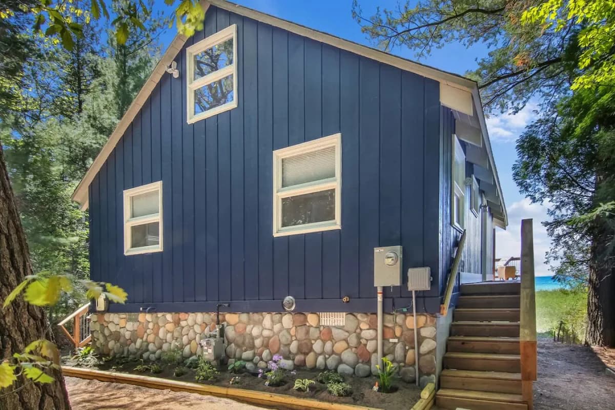 Boona Vista|Lake Michigan Beach Front Cottage photo 2