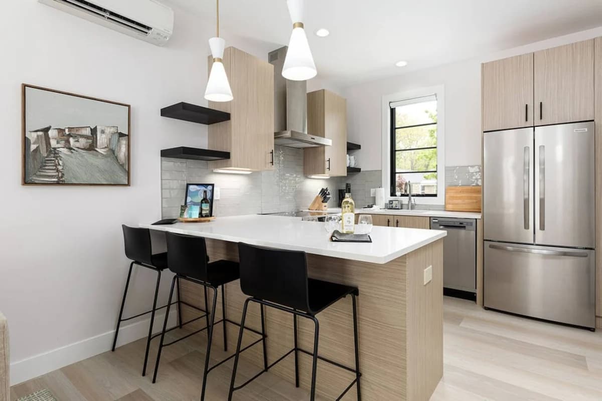 Hamilton Place | Dunecrest Building 10BR | Near Downtown + Trails photo 3