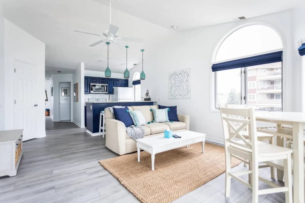 Oasis 321 | Beachfront Condo | Downtown + Tart Trail photo 3