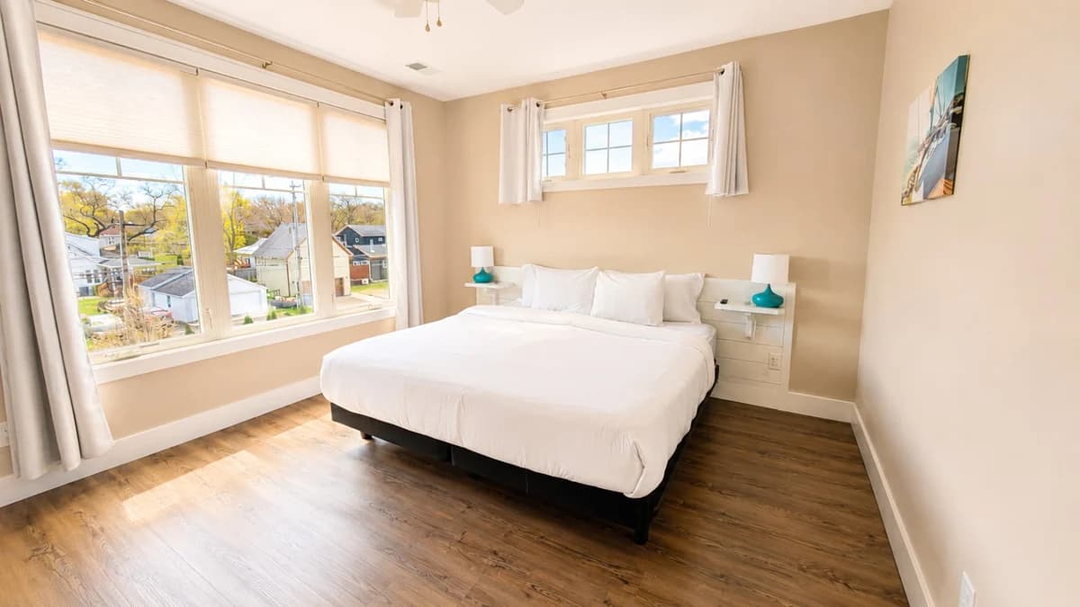 The Ember 13 | 2BR | Rooftop Patio | Downtown photo 3